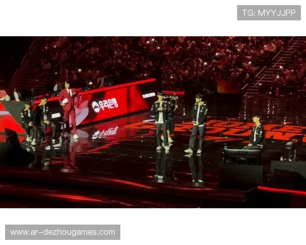 T1选手Faker为奔驰拍摄广告，Oner驾驶大G展现场外形象